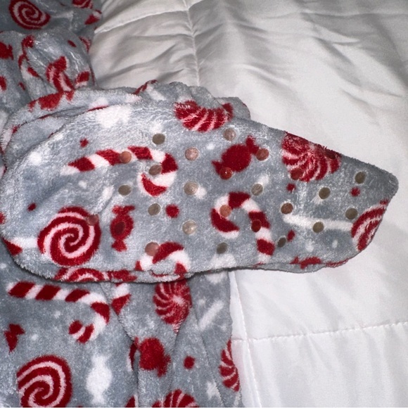 SleepytimePJs Women's Fleece Hooded Footed Onesie Pajamas - Medium Christmas - Picture 5 of 7